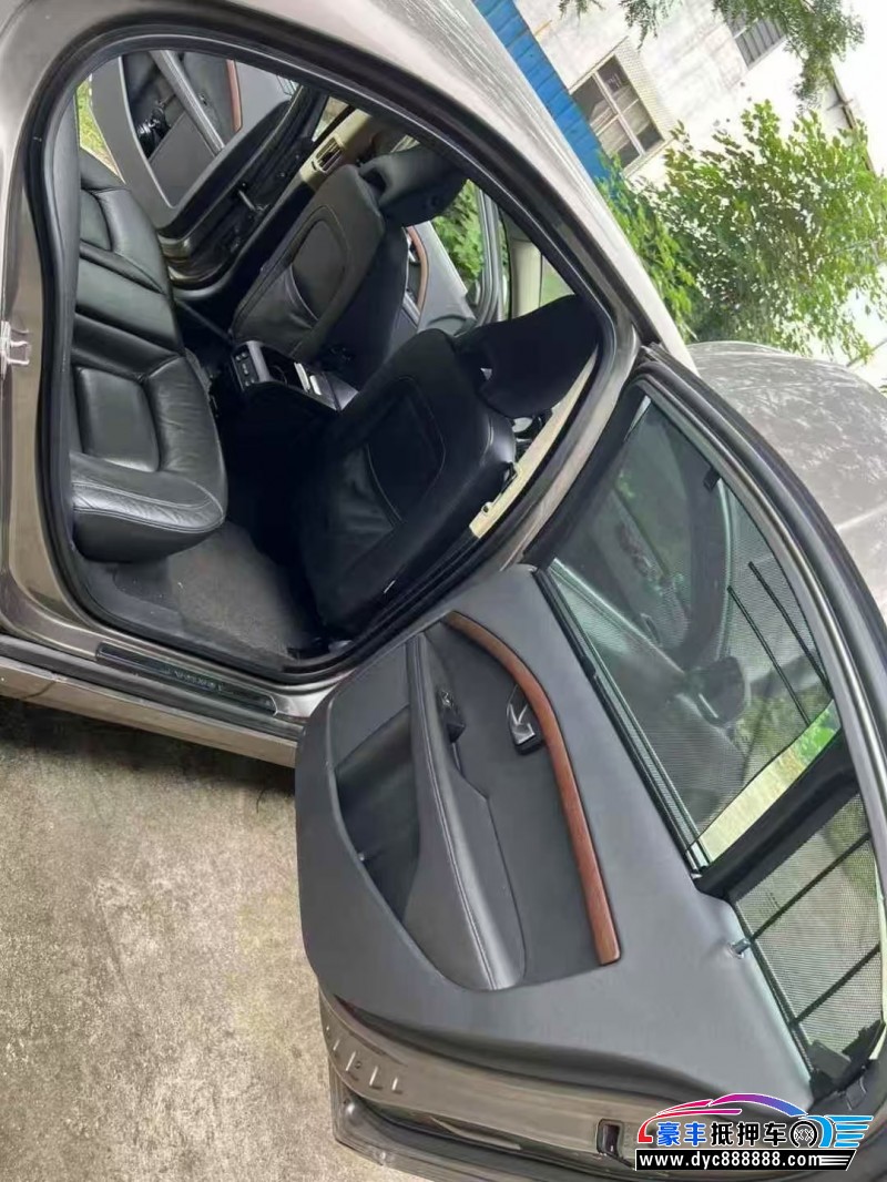 14年沃尔沃S80轿车抵押车出售