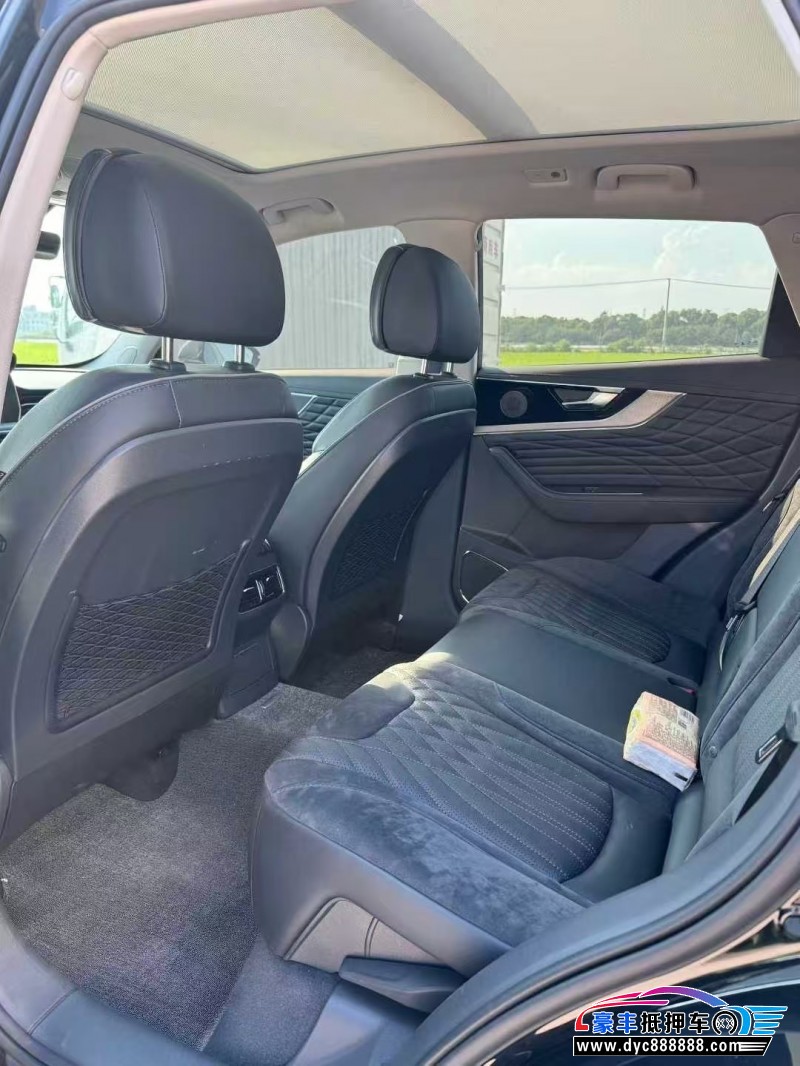 22年红旗HS5轿车抵押车出售