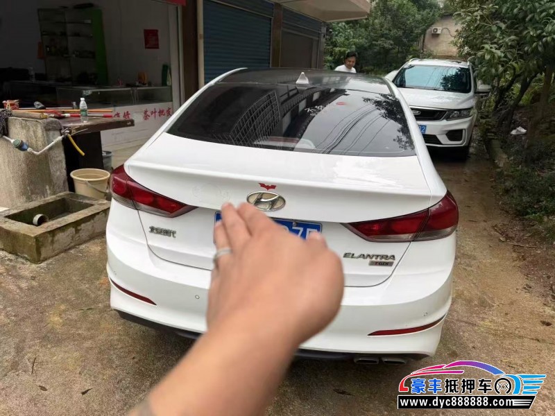 18年现代领动轿车抵押车出售