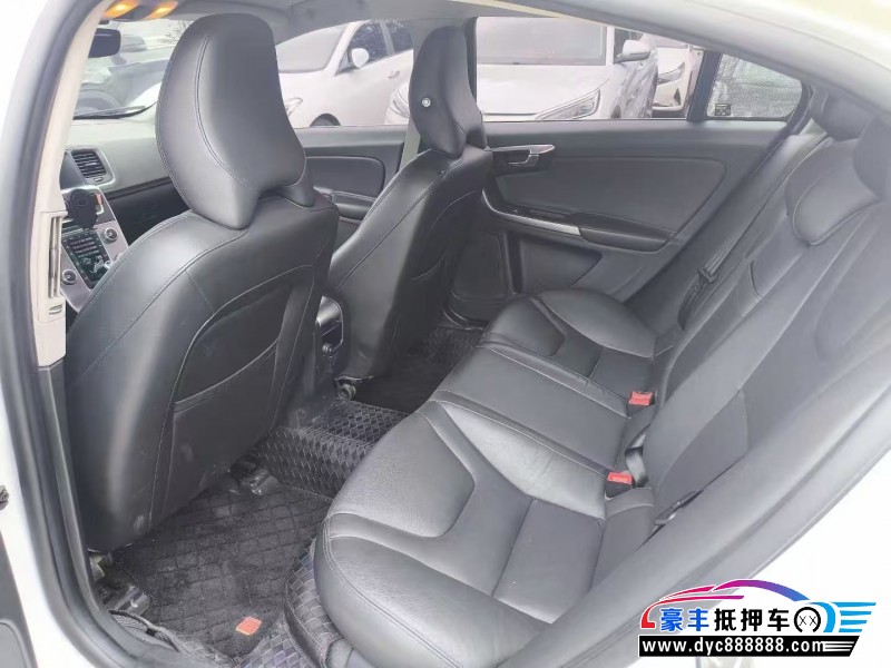 18年沃尔沃S60轿车抵押车出售