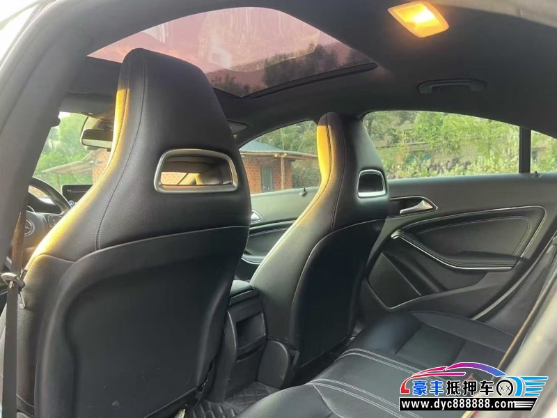 18年奔驰CLA轿车抵押车出售