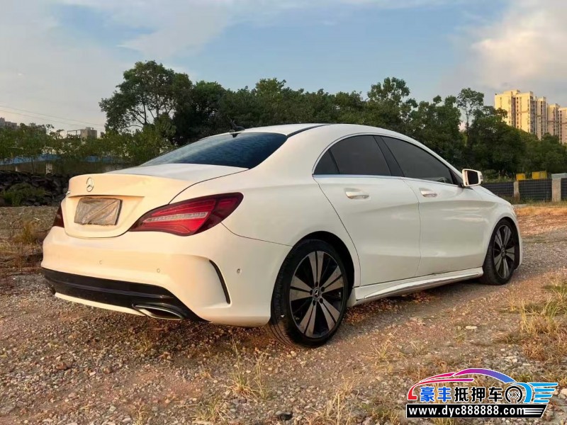 18年奔驰CLA轿车抵押车出售