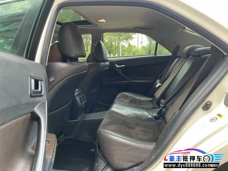 13年丰田锐志轿车抵押车出售