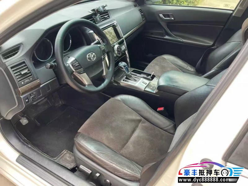 13年丰田锐志轿车抵押车出售