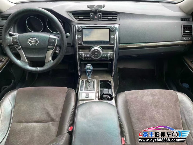 13年丰田锐志轿车抵押车出售