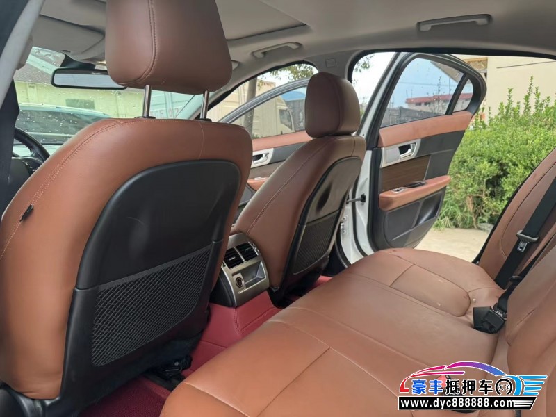 14年捷豹XF轿车抵押车出售