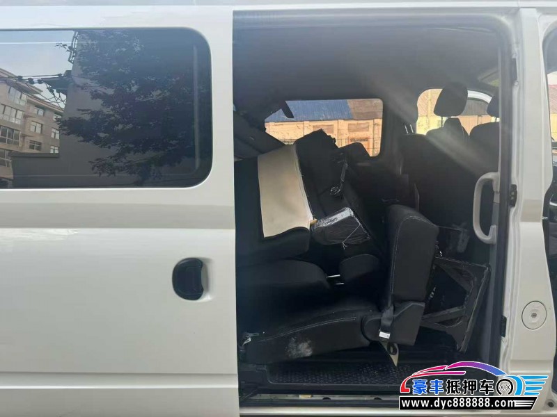 23年上汽大通V80轿车抵押车出售