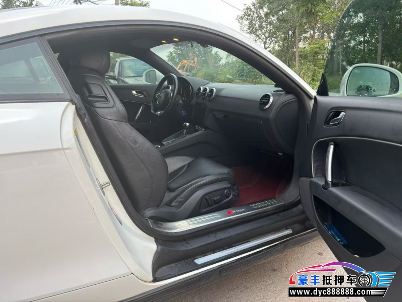 12年奥迪TT轿车抵押车出售