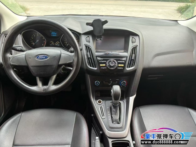 17年福特福克斯轿车抵押车出售