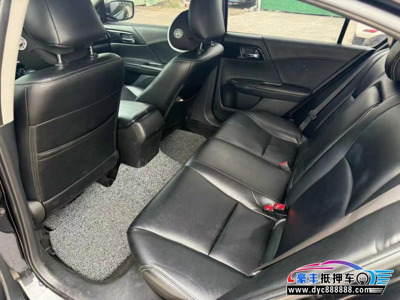 17年本田雅阁轿车抵押车出售