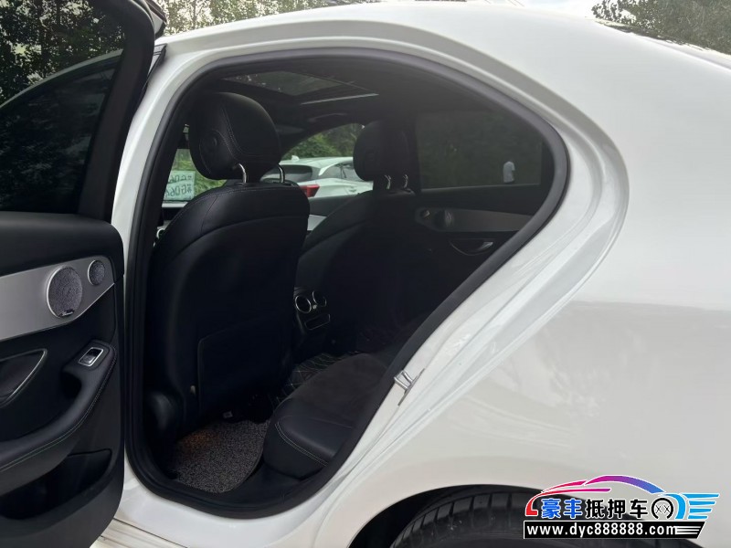 21年奔驰C轿车抵押车出售