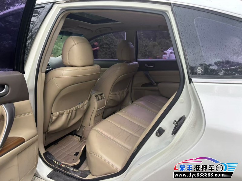 11年日产天籁轿车抵押车出售