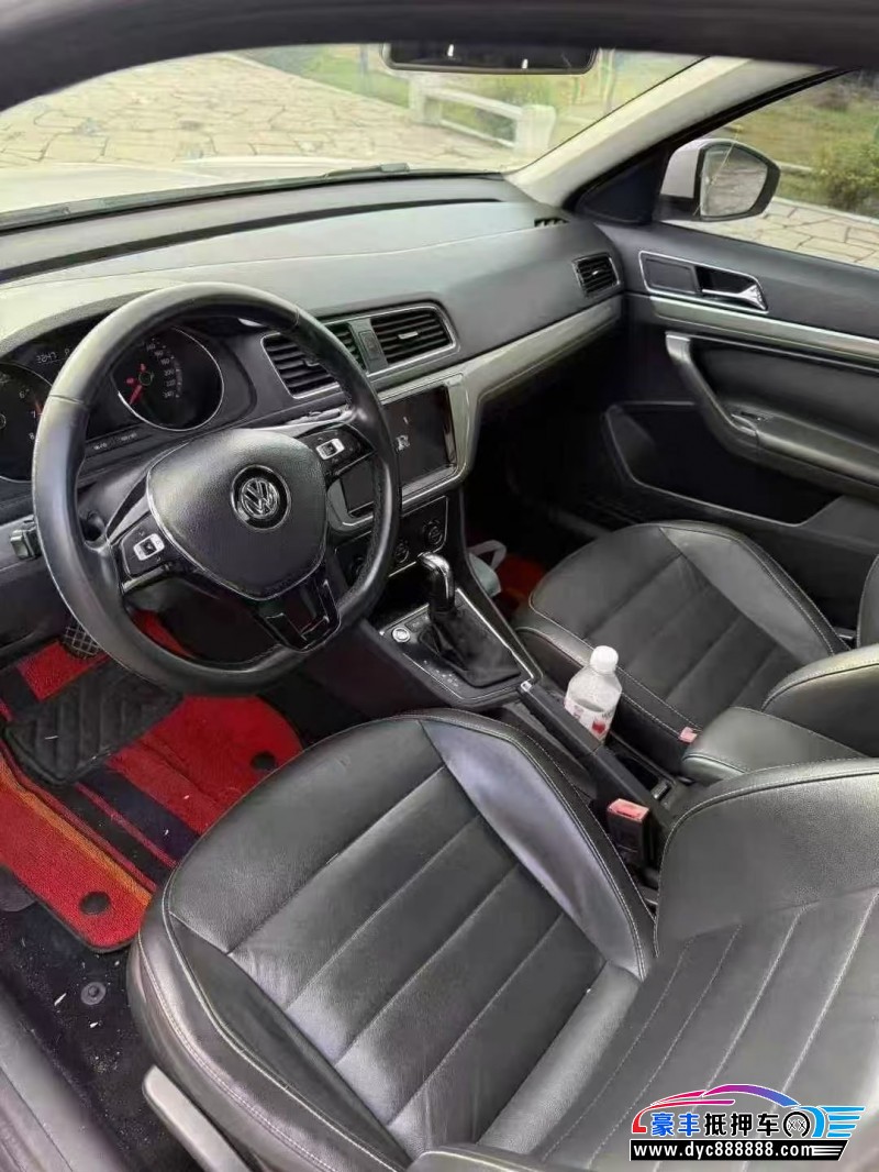 17年大众朗逸轿车抵押车出售