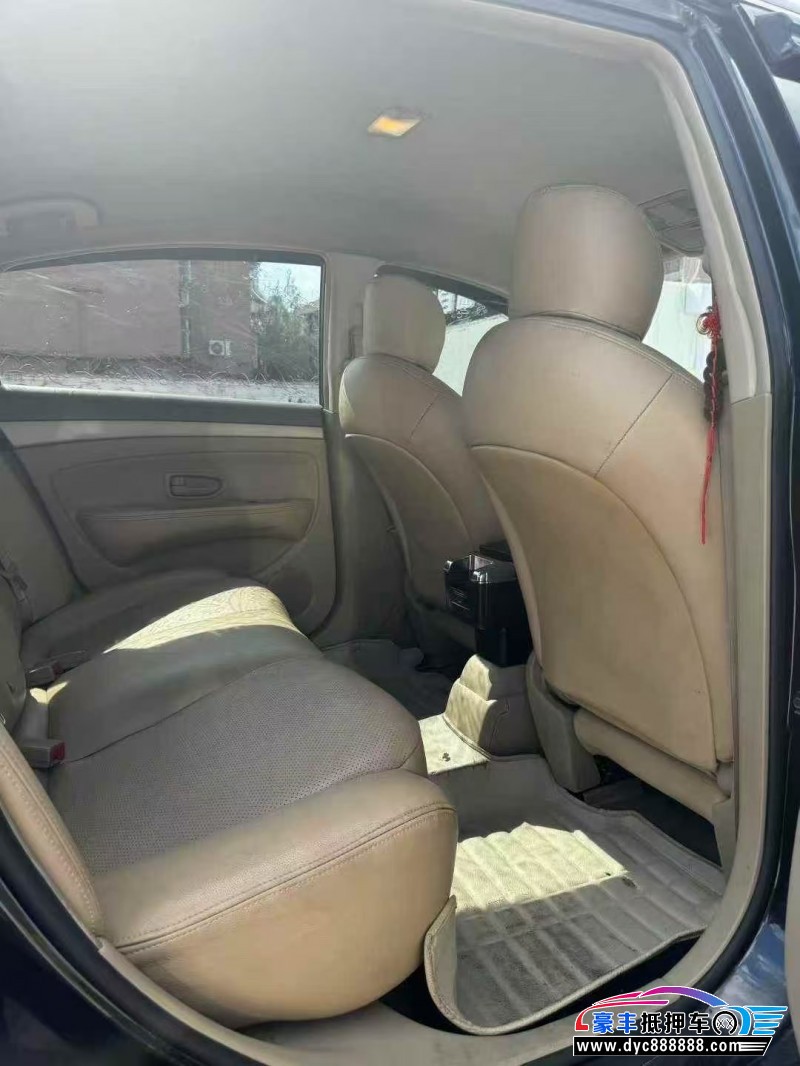 16年日产轩逸轿车抵押车出售