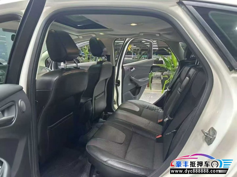 13年福特福克斯轿车抵押车出售