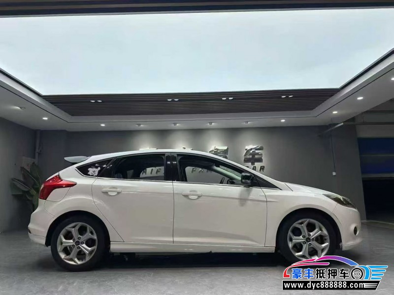 13年福特福克斯轿车抵押车出售