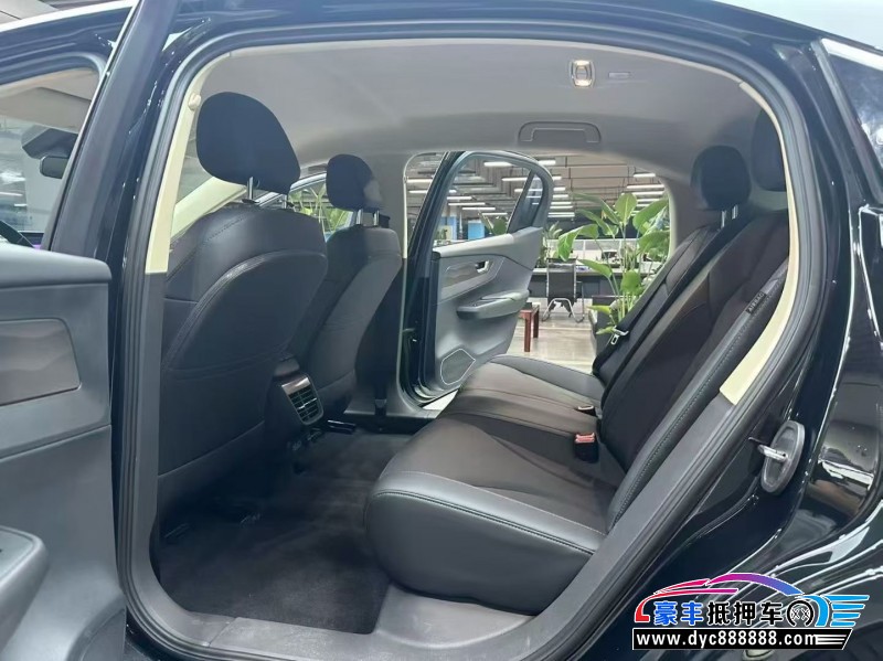 24年红旗EQM5轿车抵押车出售