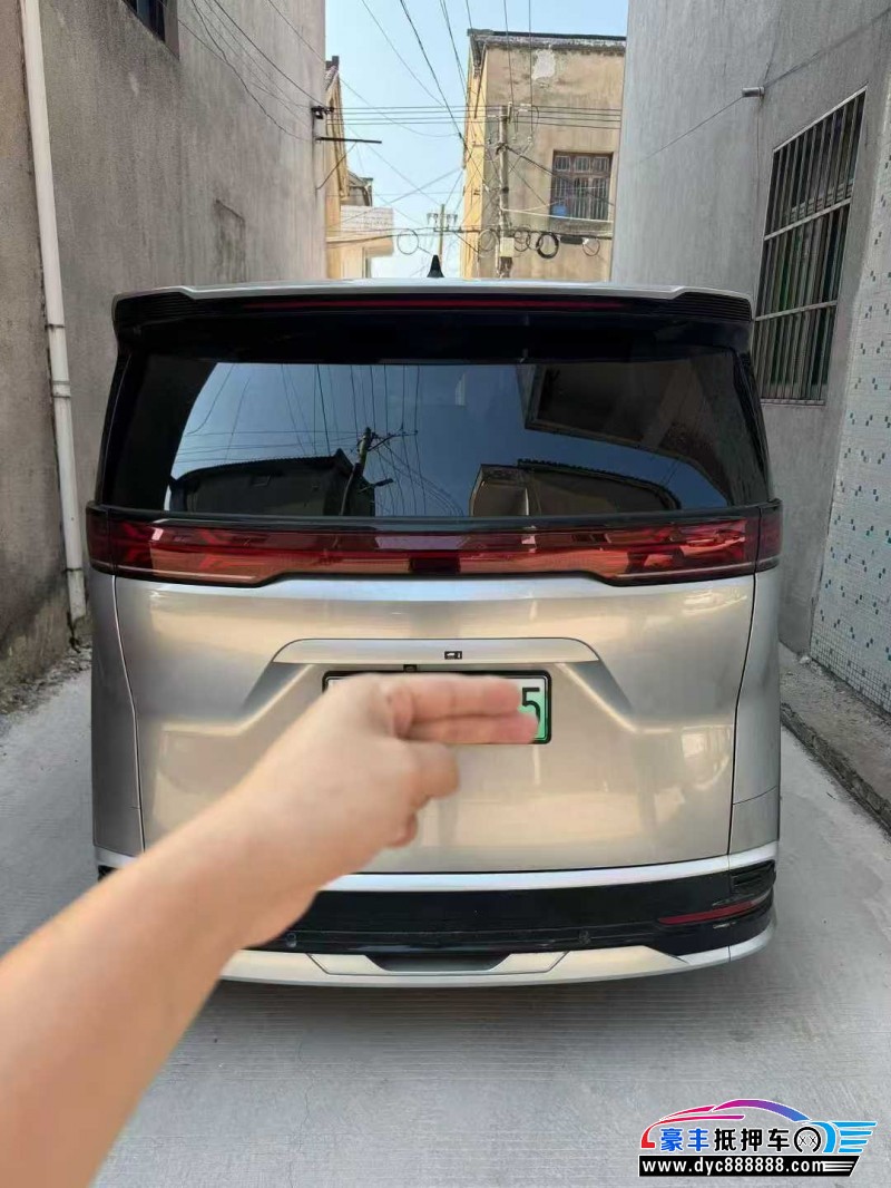 24年腾势D9轿车抵押车出售