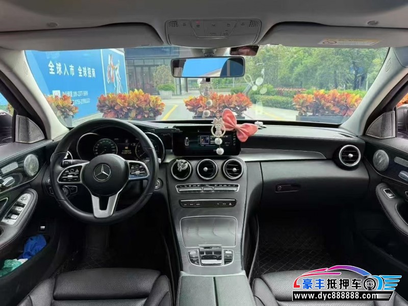 19年奔驰C轿车抵押车出售