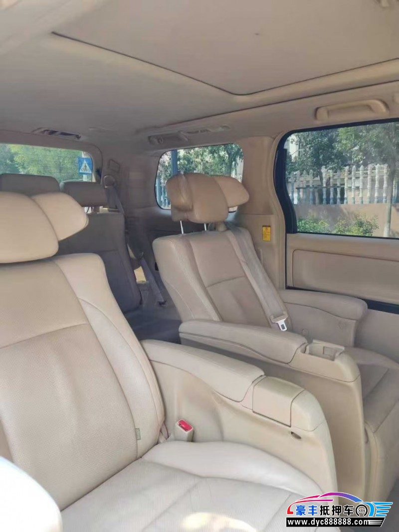 13年丰田埃尔法轿车抵押车出售