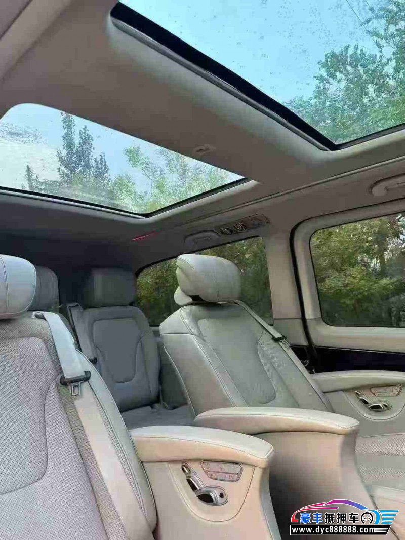 17年奔驰V轿车抵押车出售