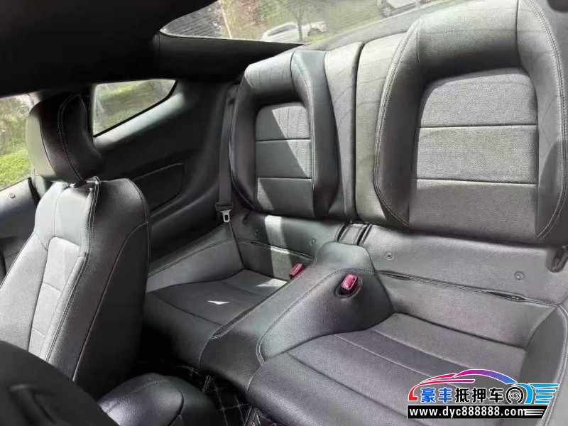 17年福特野马轿车抵押车出售