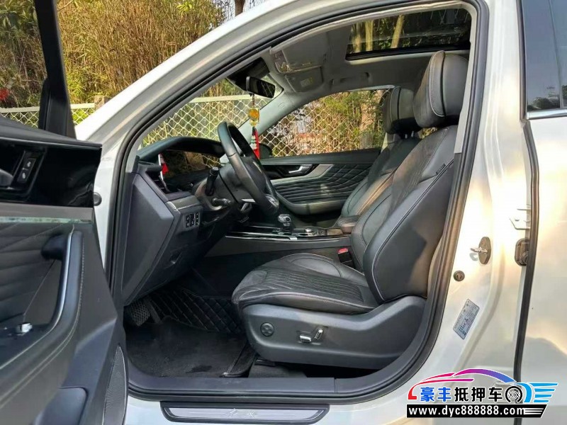 22年红旗HS5轿车抵押车出售