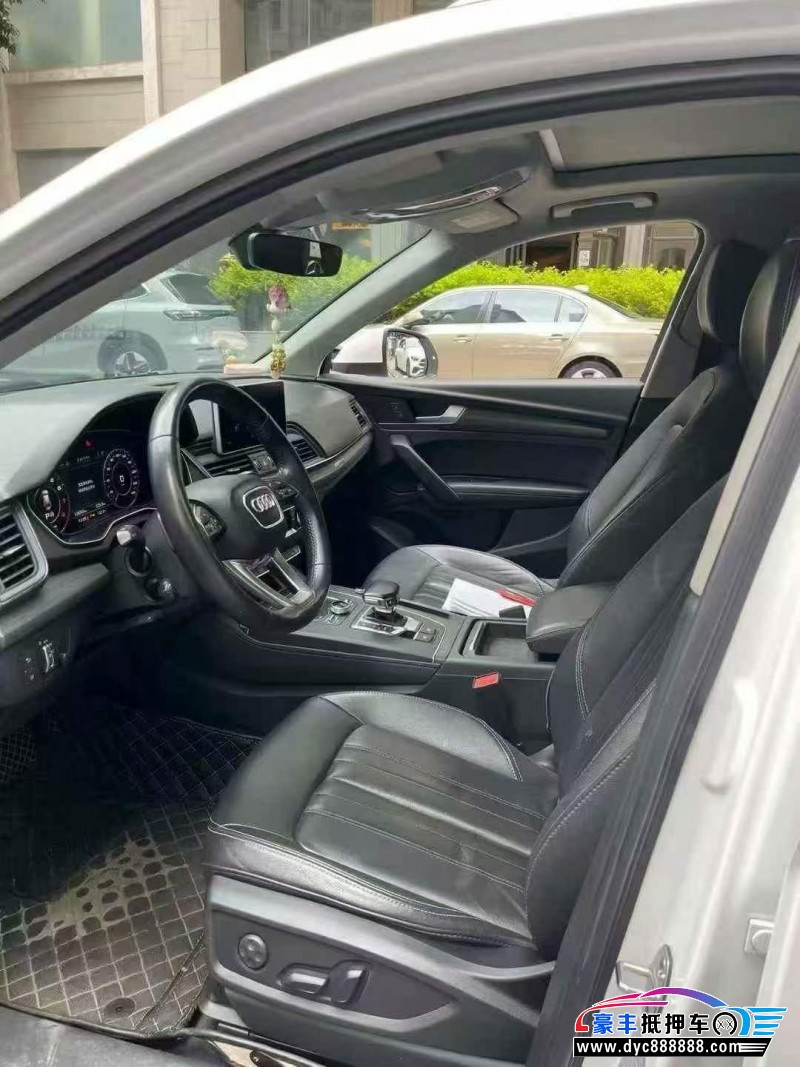 20年奥迪Q5轿车抵押车出售