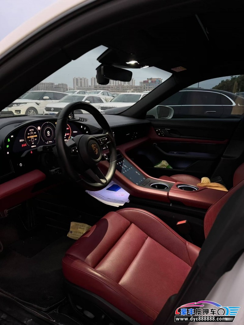 22年保时捷TaYcan轿车抵押车出售