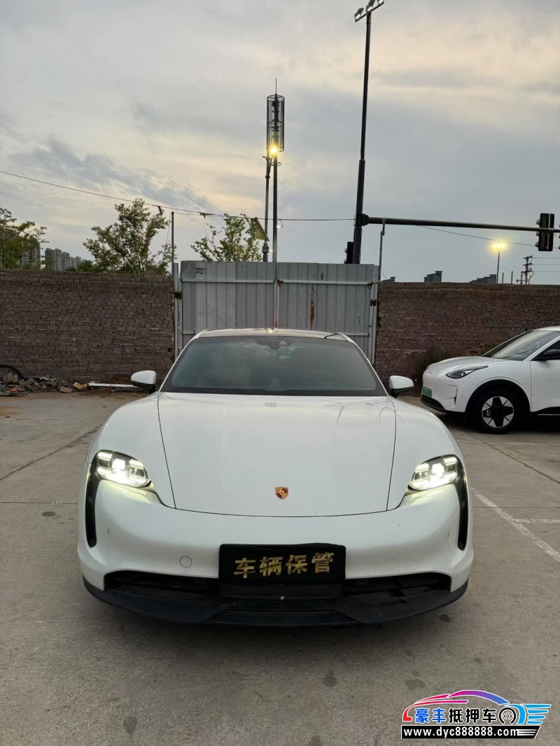 22年保时捷TaYcan轿车抵押车出售