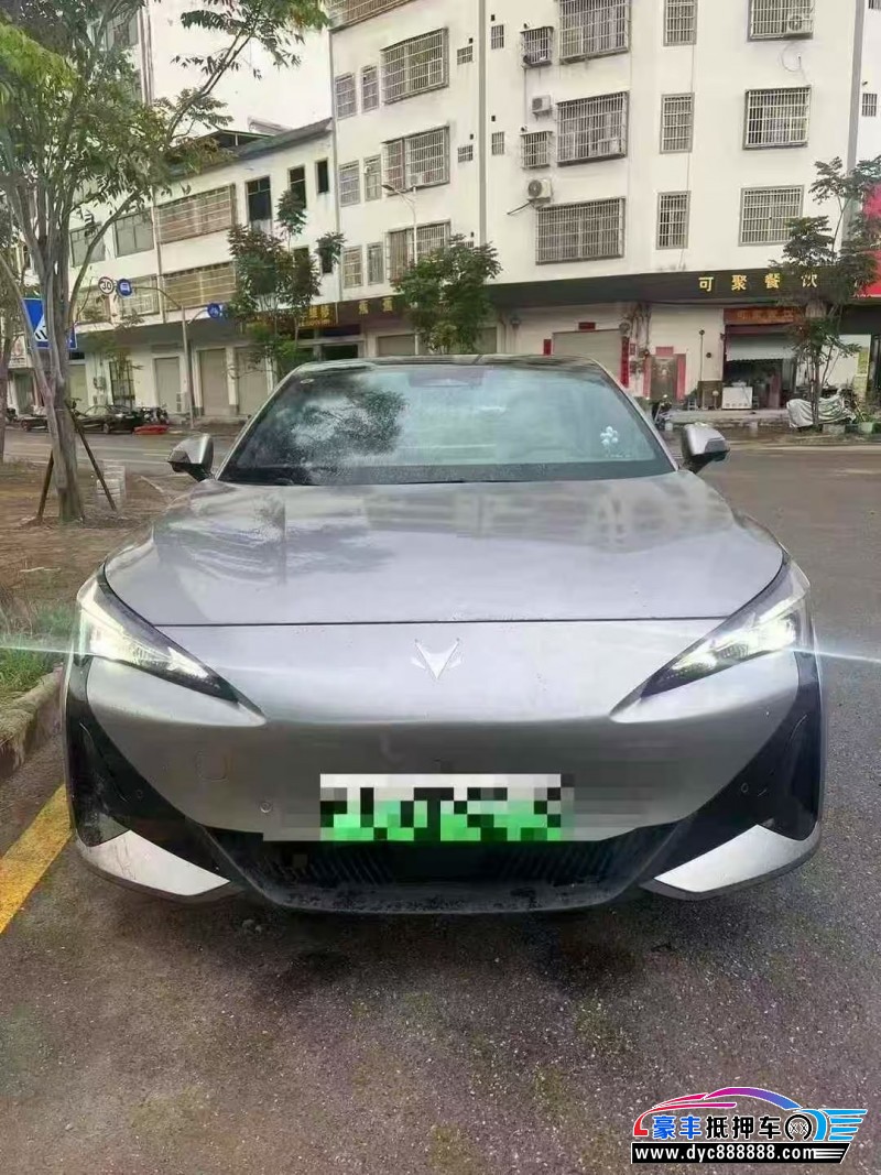 25年极狐阿尔法S轿车抵押车出售