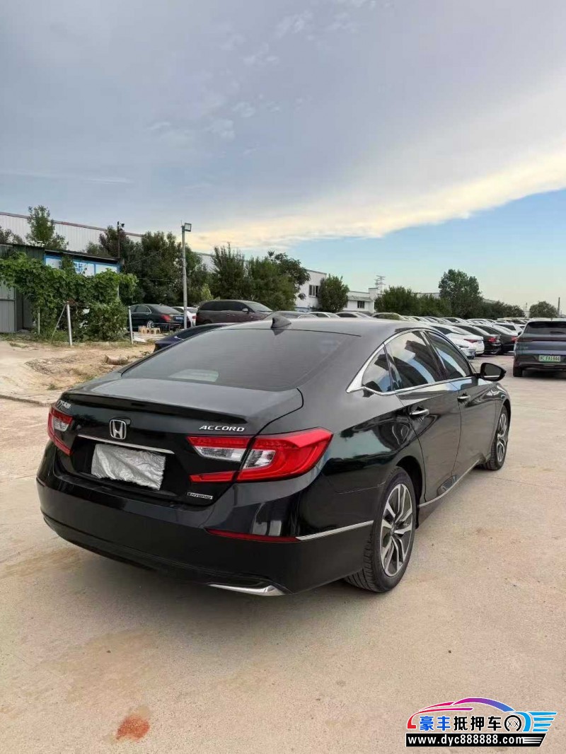 18年本田雅阁轿车抵押车出售