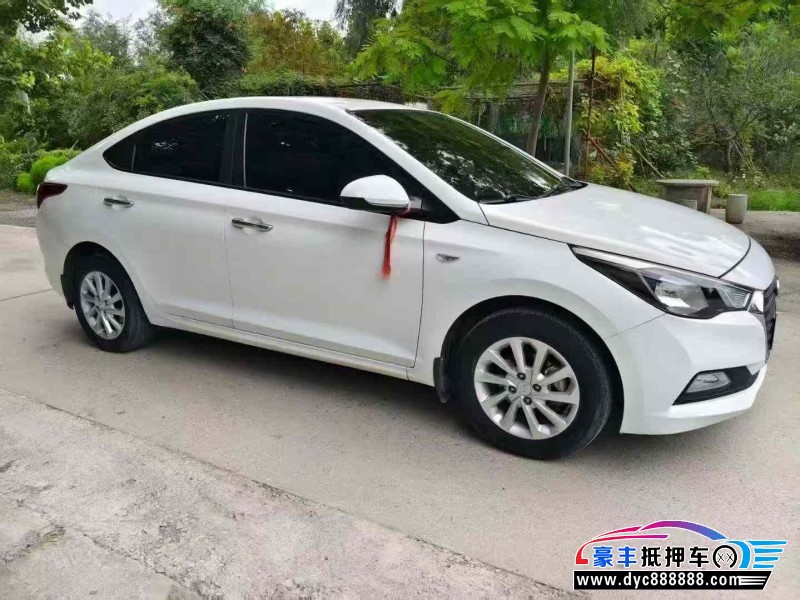 18年现代悦纳轿车抵押车出售