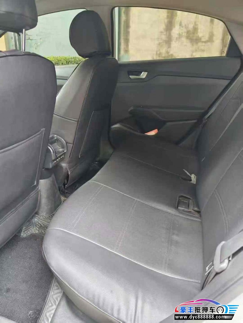 18年现代悦纳轿车抵押车出售