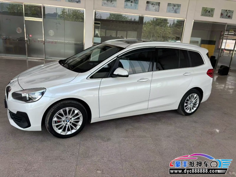 20年宝马2系轿车抵押车出售