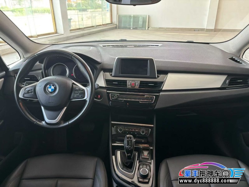 20年宝马2系轿车抵押车出售