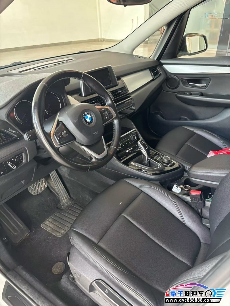 20年宝马2系轿车抵押车出售