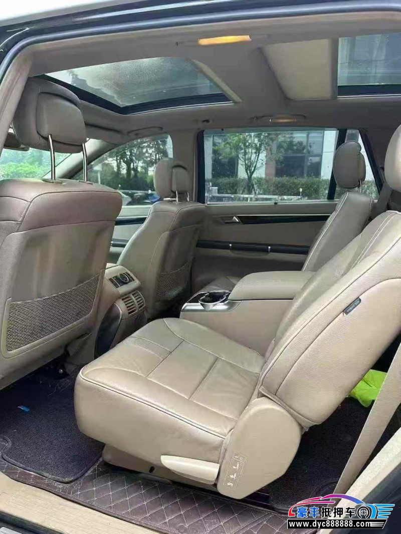 14年奔驰R轿车抵押车出售