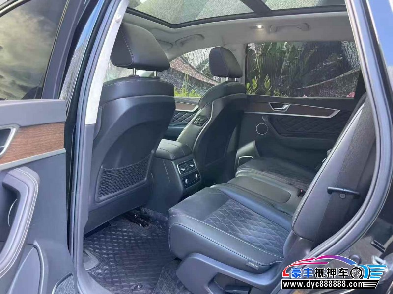 21年红旗HS7轿车抵押车出售