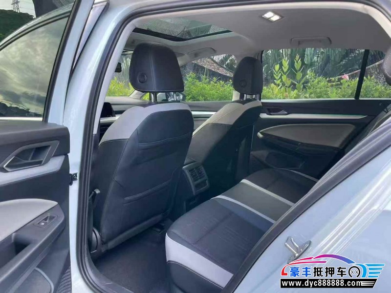 22年大众高尔夫轿车抵押车出售