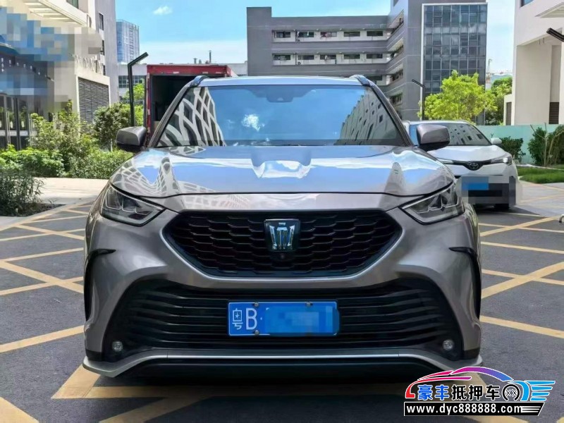 21年丰田皇冠轿车抵押车出售