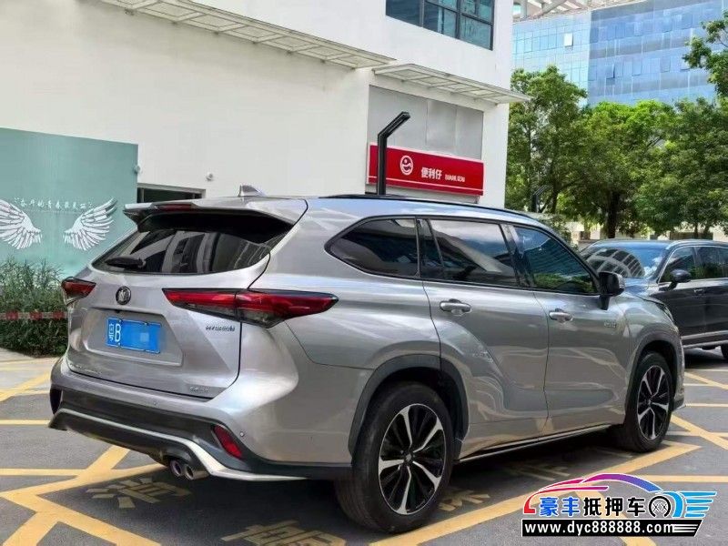 21年丰田皇冠轿车抵押车出售