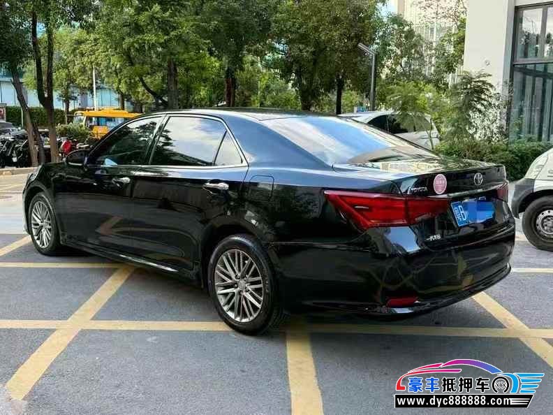 17年丰田皇冠轿车抵押车出售