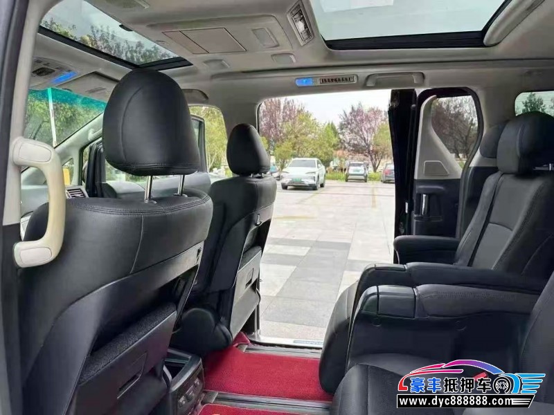 12年丰田埃尔法轿车抵押车出售