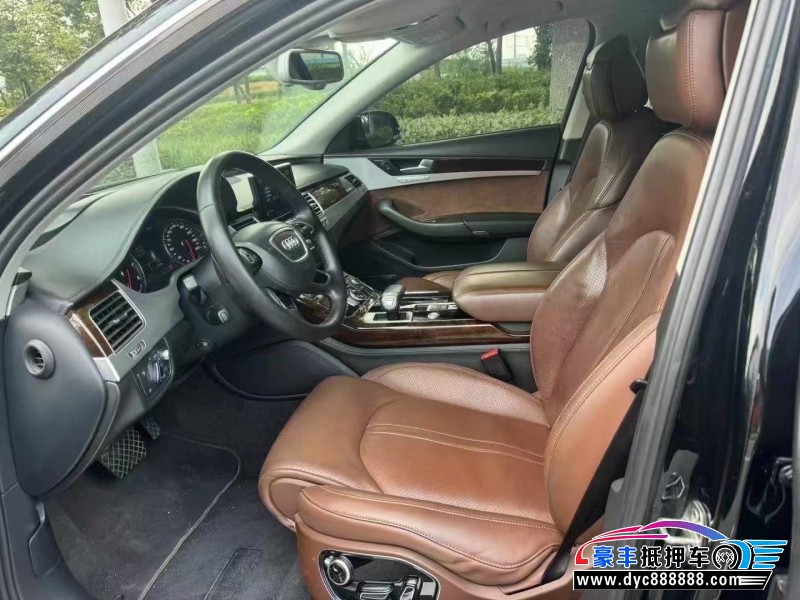 17年奥迪A8L轿车抵押车出售