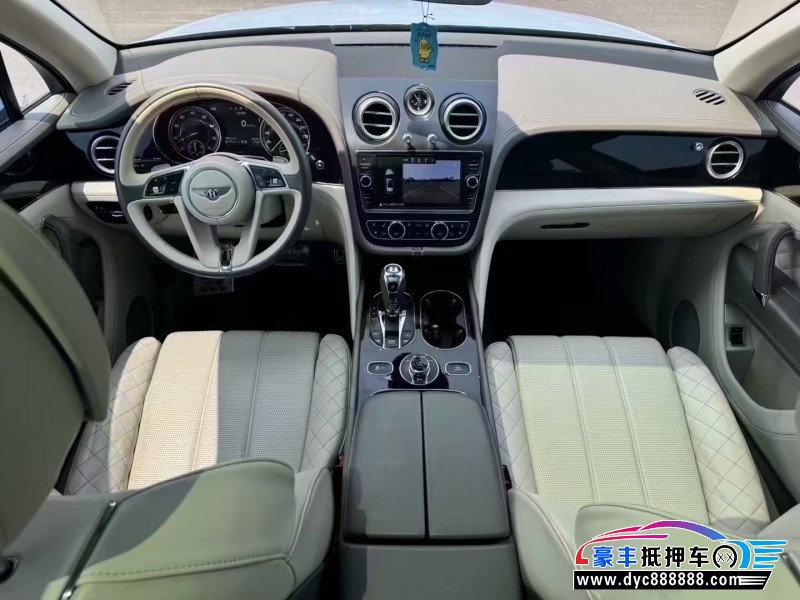 18年宾利添越轿车抵押车出售