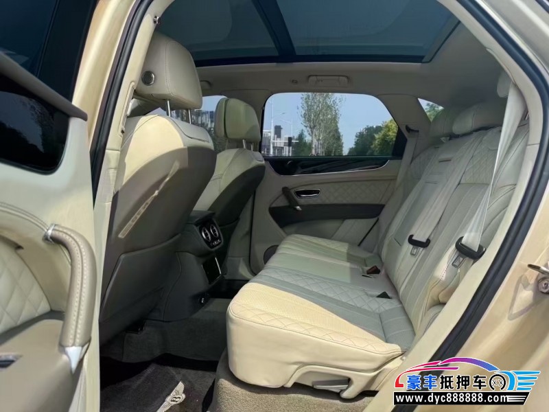 18年宾利添越轿车抵押车出售