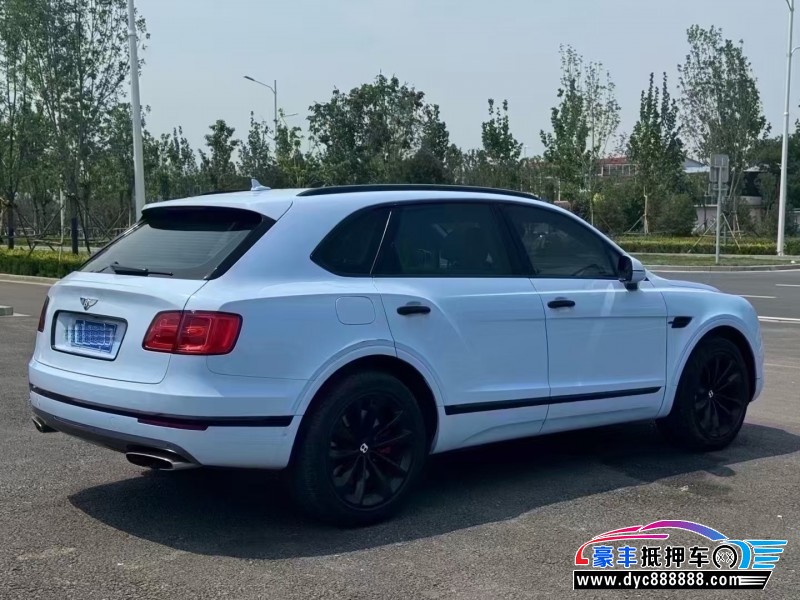 18年宾利添越轿车抵押车出售