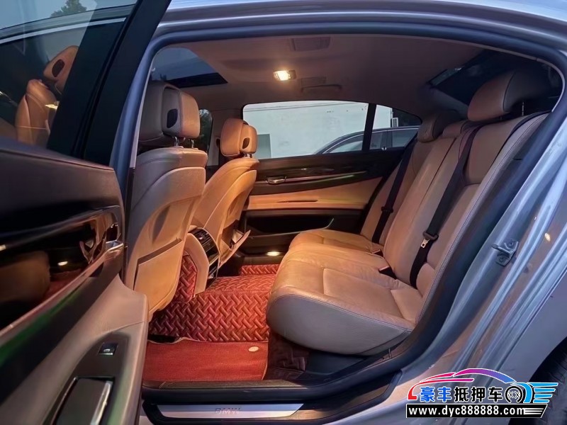 15年宝马7系轿车抵押车出售