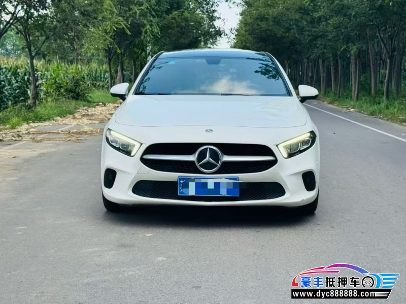 20年奔驰A轿车抵押车出售